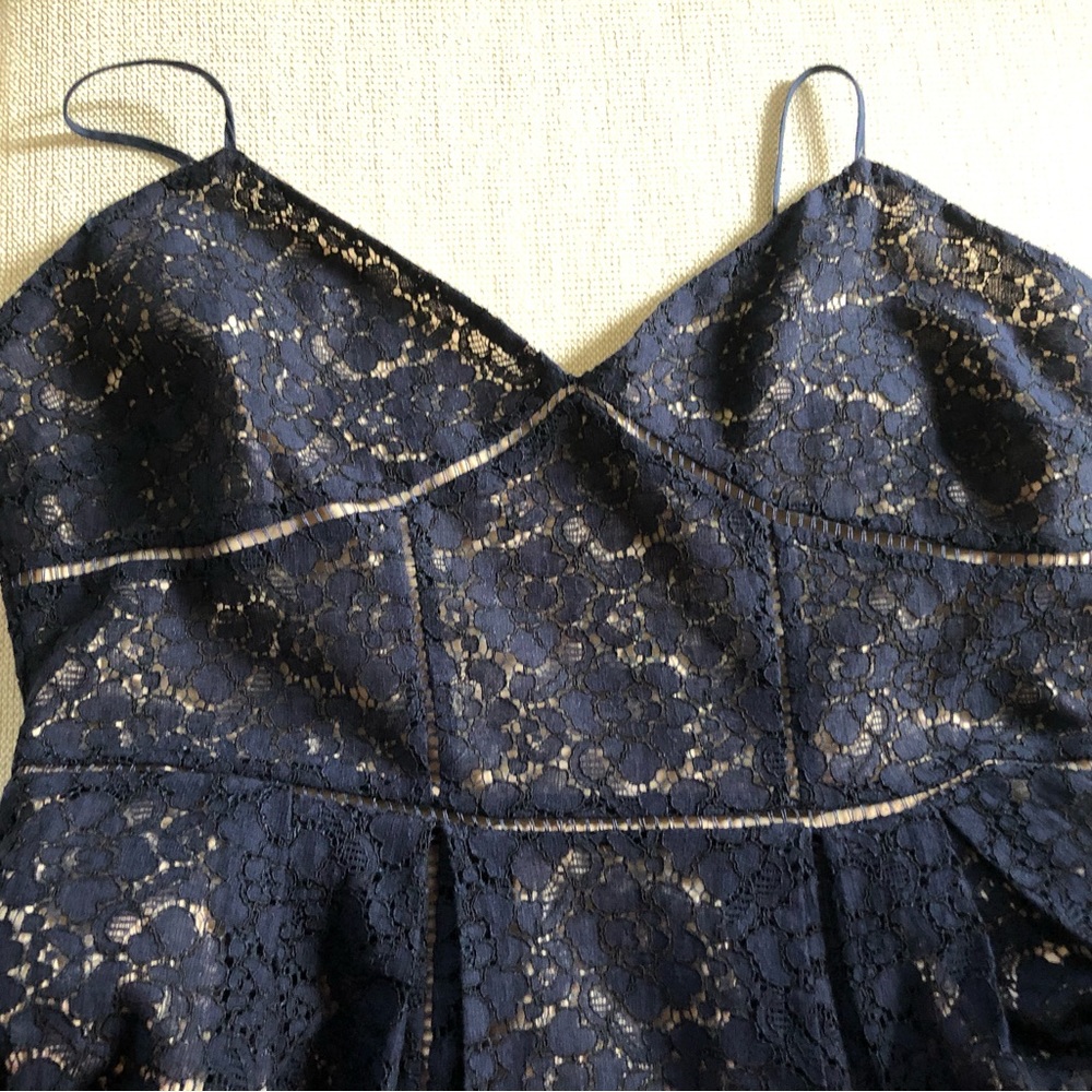 Beautiful and sexy lace dress size 12 - Picture 10 of 13